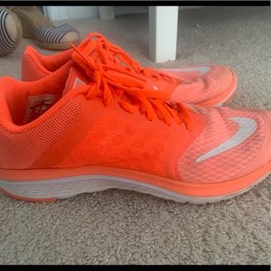 Women’s nike tennis / running shoes